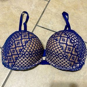 Victoria’s Secret Bombshell Plunge Push-up Bra